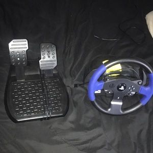 Selling a ps4 steering wheel